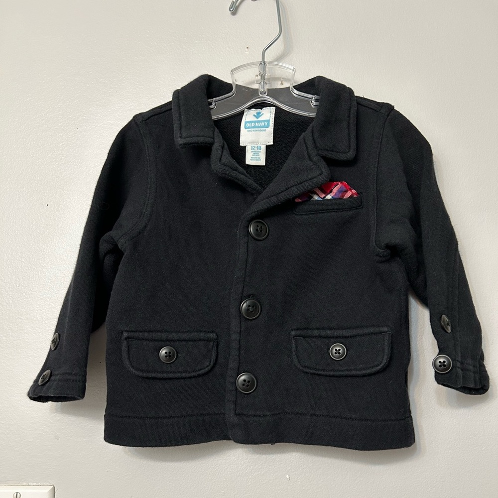 Old Navy Black dress up blazer from 2013. Size 12-18m
In EUC